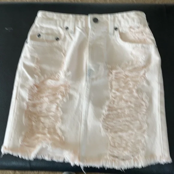 CARMAR denim skirt. - Picture 10 of 12